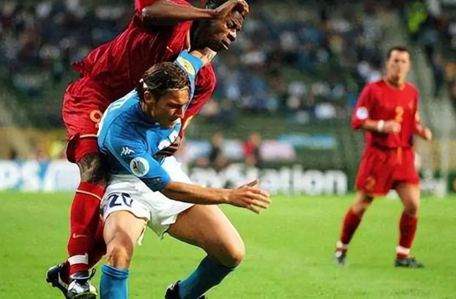 2000欧洲杯意大利队队长——法比奥·卡纳瓦罗